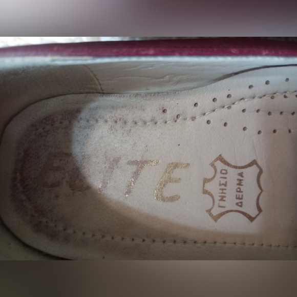 Elite-Burgundy heels - Picture 3 of 7